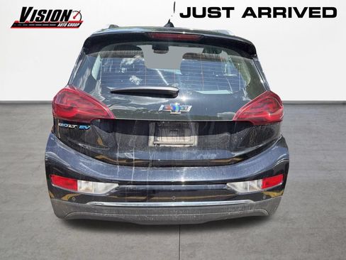 Used 2020 Chevrolet Bolt Premier w/ Infotainment Package FWD image 5