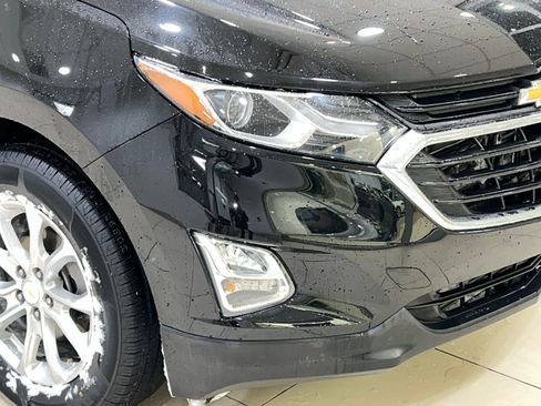 Used 2021 Chevrolet Equinox LT image 2