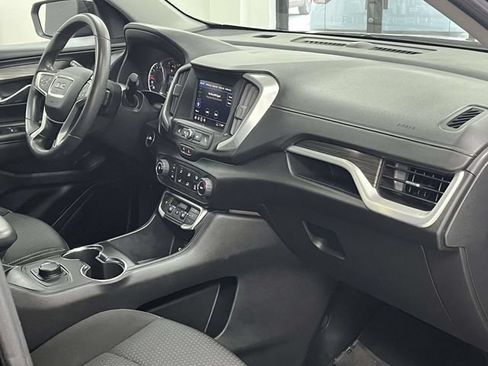 Used 2024 GMC Terrain SLE FWD image 27