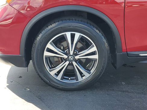 Used 2017 Nissan Rogue SL image 9