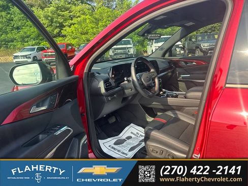 Used 2026 Chevrolet Traverse RS w/ LPO, Floor Liner Package AWD/4WD image 9