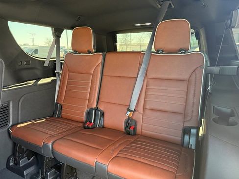 Used 2023 GMC Yukon XL Denali Ultimate image 25