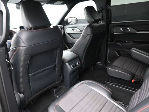 Used 2025 Ford Explorer ST-Line AWD/4WD image 25