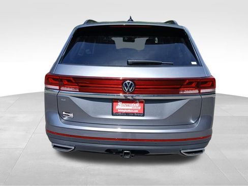 New 2025 Volkswagen Atlas SE image 4