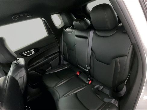 Used 2025 Jeep Compass Trailhawk AWD/4WD image 19