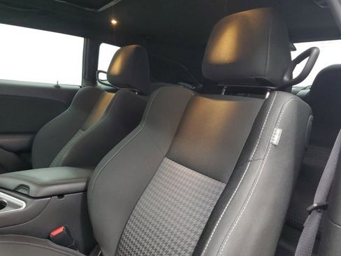 Used 2019 Dodge Challenger R/T w/ Blacktop Package image 18