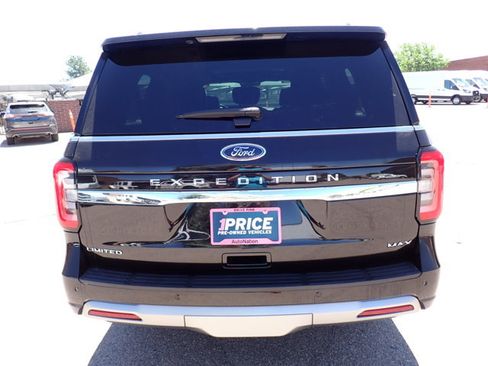 Used 2022 Ford Expedition Max Limited AWD/4WD image 3