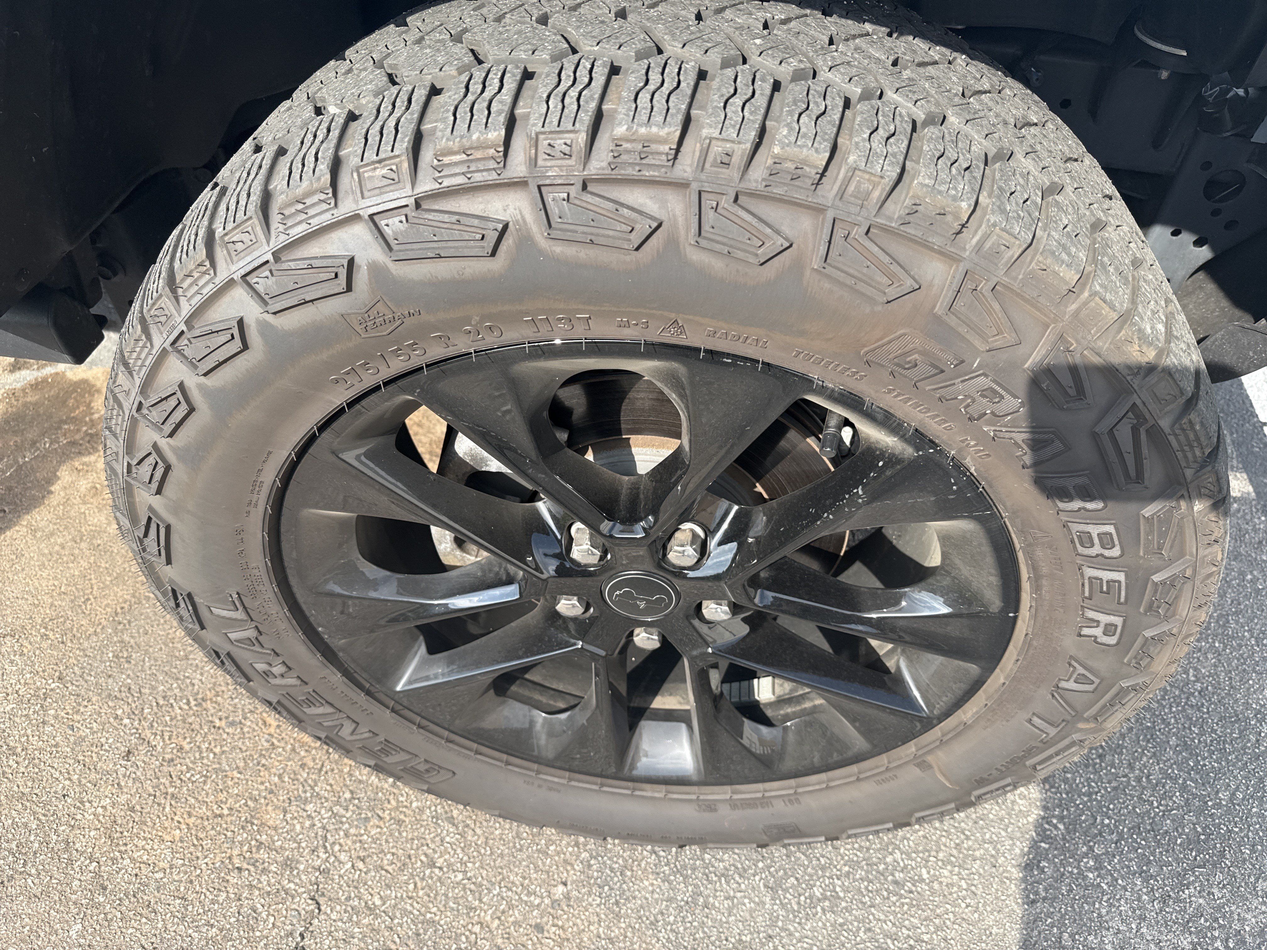 Used 2025 Jeep Gladiator Sport AWD/4WD image 10