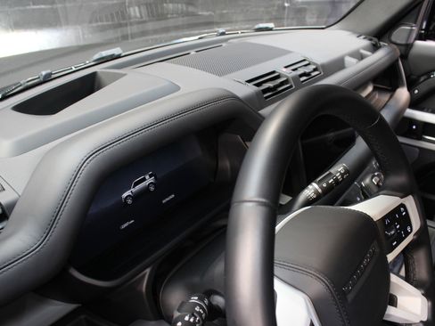 Used 2024 Land Rover Defender 110 X-Dynamic SE image 69
