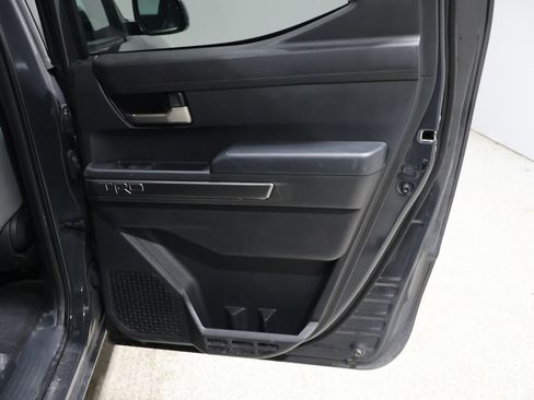 Used 2025 Toyota Tacoma TRD Off-Road image 21