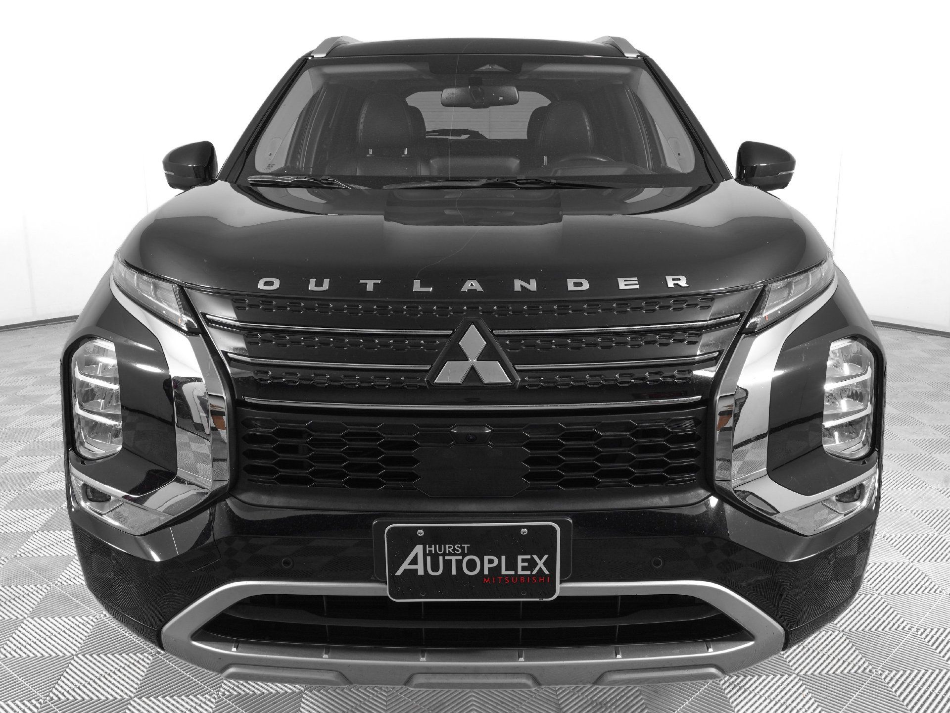 Used 2024 Mitsubishi Outlander SEL FWD image 2