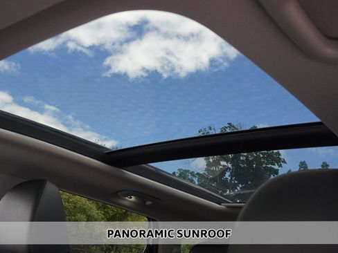 Used 2024 Kia Sorento SX AWD/4WD image 3