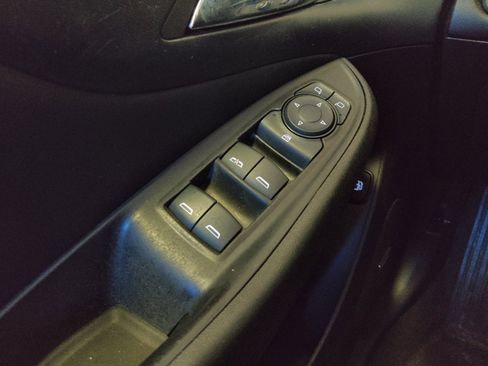 Used 2017 Chevrolet Volt Premier w/ Driver Confidence II Package FWD image 27