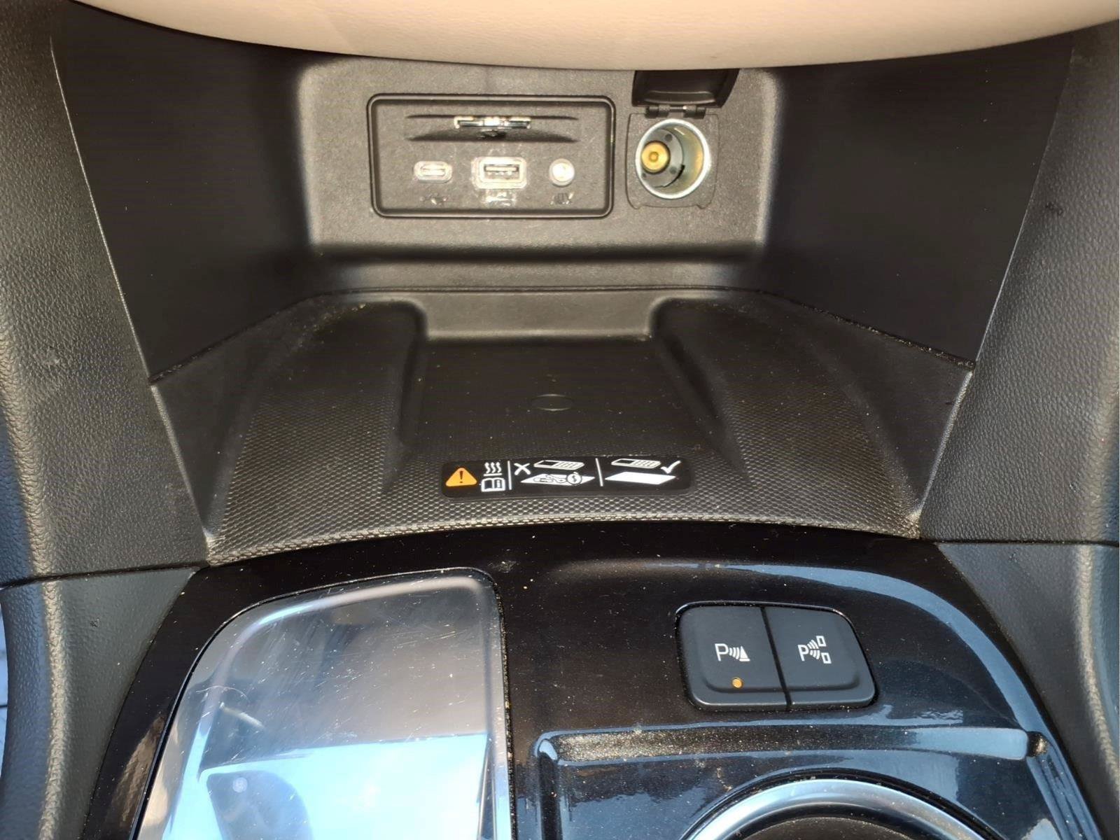 Used 2024 Chevrolet Equinox Premier FWD image 29