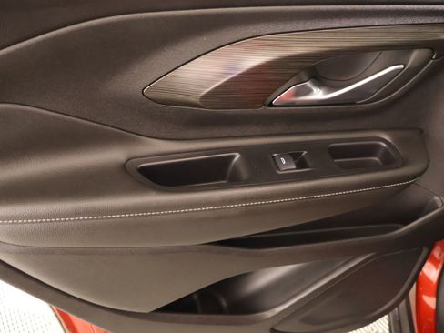 Used 2024 GMC Terrain SLE w/ Driver Convenience Package image 16