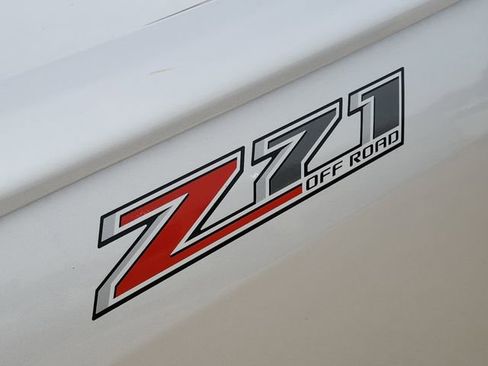 Used 2016 Chevrolet Colorado Z71 AWD/4WD image 9