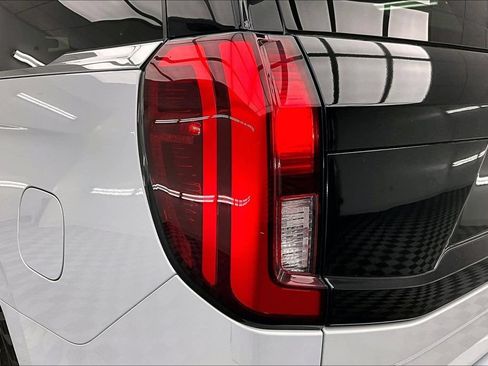 Certified 2025 Ford Expedition Active AWD/4WD image 31