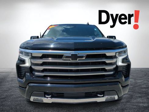 Used 2024 Chevrolet Silverado 1500 High Country w/ High Country Premium Package AWD/4WD image 9