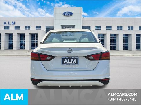 Used 2025 Nissan Altima 2.5 SV FWD image 6