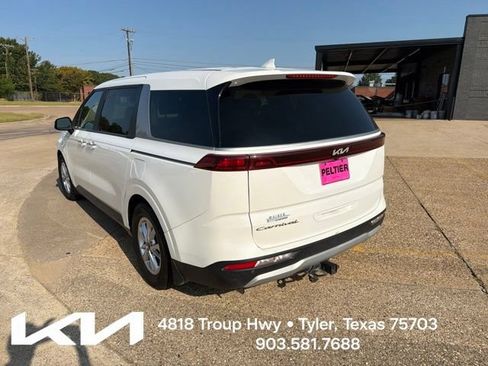 Used 2022 Kia Carnival LX w/ Paint Protection Package FWD image 9