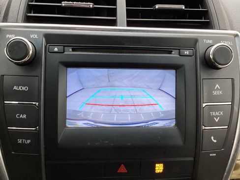 Used 2015 Toyota Camry LE image 34