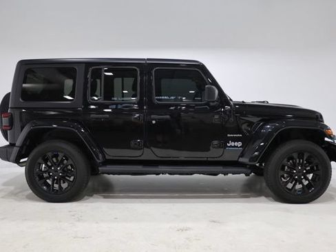 Used 2023 Jeep Wrangler Unlimited Sahara w/ Cold Weather Group AWD/4WD image 8