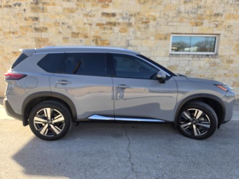 Used 2022 Nissan Rogue SL w/ SL Premium Package image 18