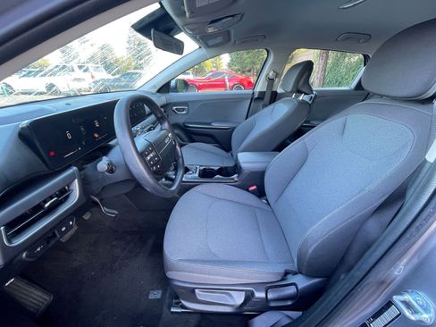 Used 2025 Kia K4 LXS image 25