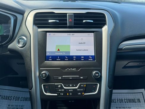Used 2020 Ford Fusion SE FWD image 46