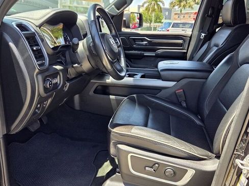 Used 2023 RAM 1500 Laramie AWD/4WD image 3