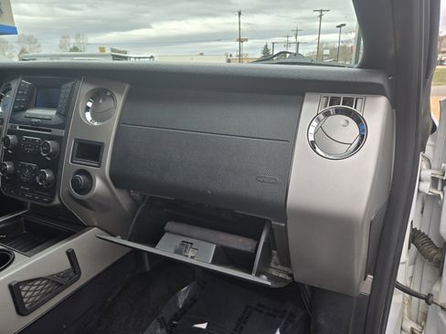 Used 2017 Ford Expedition EL XLT image 19