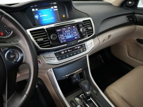 Used 2015 Honda Accord EX-L image 19