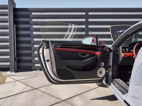 Used 2023 Bentley Continental GT Azure image 25