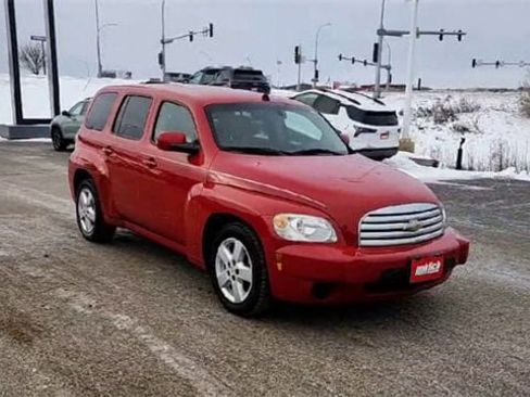 Used 2011 Chevrolet HHR LT image 2