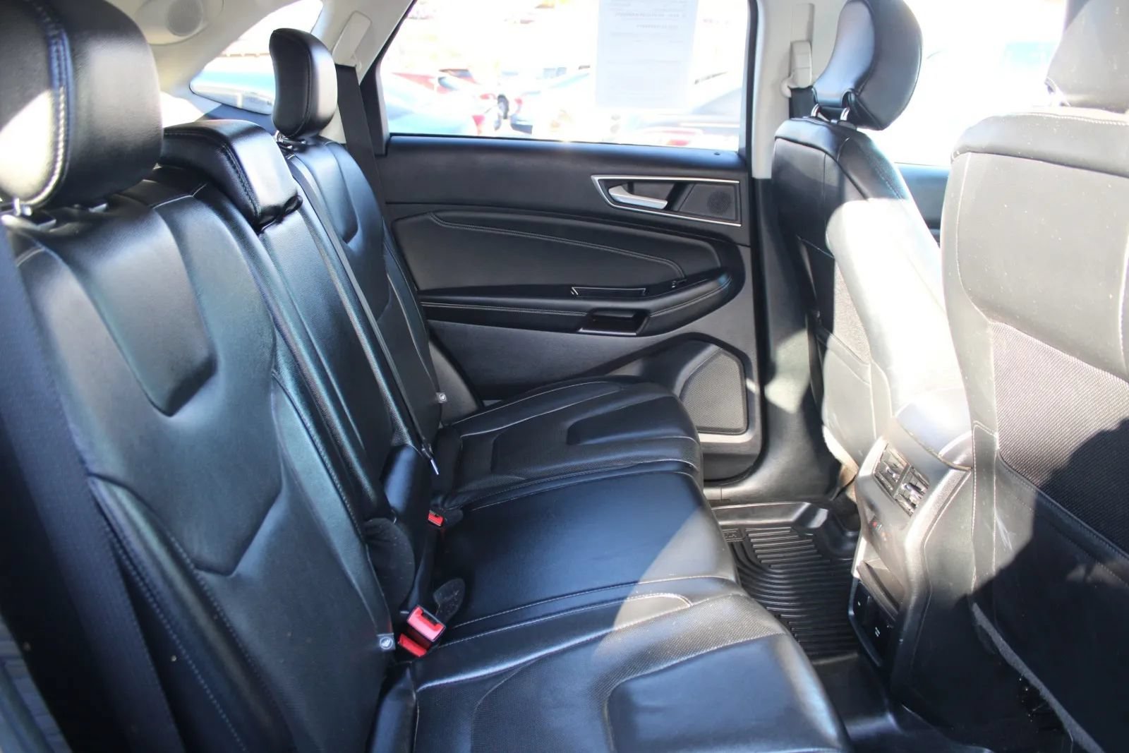 Used 2019 Ford Edge Titanium w/ Equipment Group 301A AWD/4WD image 21
