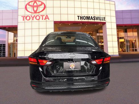 Used 2024 Nissan Altima 2.5 S FWD image 6