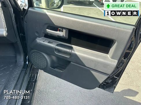 Used 2012 Toyota FJ Cruiser 4WD w/ Upgrade Pkg image 18