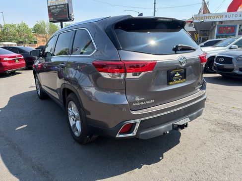 Used 2018 Toyota Highlander Limited AWD/4WD image 5