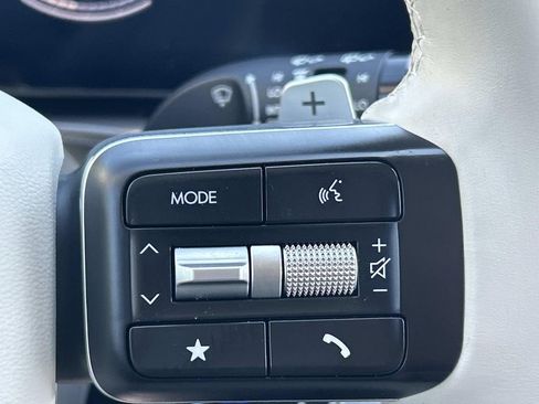 Used 2025 Hyundai Santa Fe SEL FWD image 30