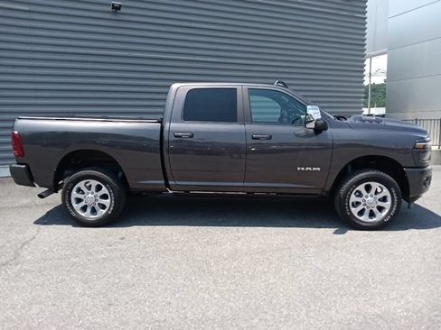 Used 2026 RAM 2500 Laramie AWD/4WD image 2