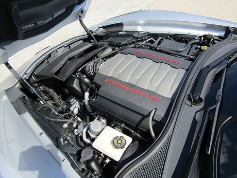 Used 2016 Chevrolet Corvette Stingray Coupe w/ 3LT Preferred Equipment Group RWD image 19