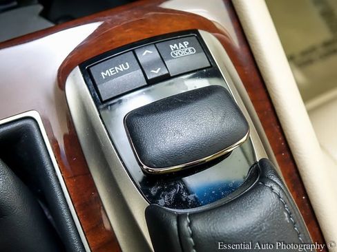 Used 2014 Lexus LS 460 AWD image 18