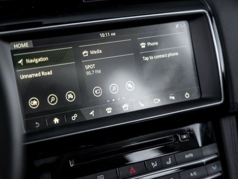 Used 2019 Jaguar F-PACE Prestige image 27