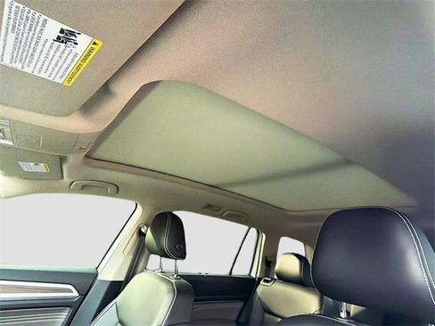 Used 2021 Volkswagen Atlas SEL image 28