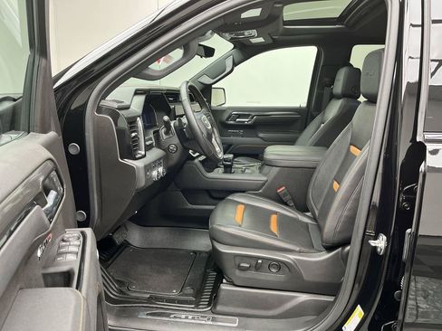 Certified 2025 GMC Sierra 1500 AT4 w/ Technology Package AWD/4WD image 13