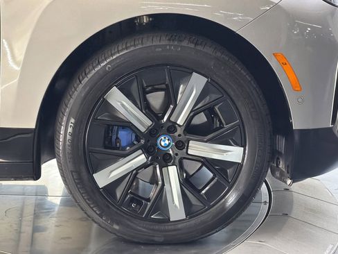 Used 2023 BMW iX xDrive50 w/ Sport Package AWD/4WD image 12