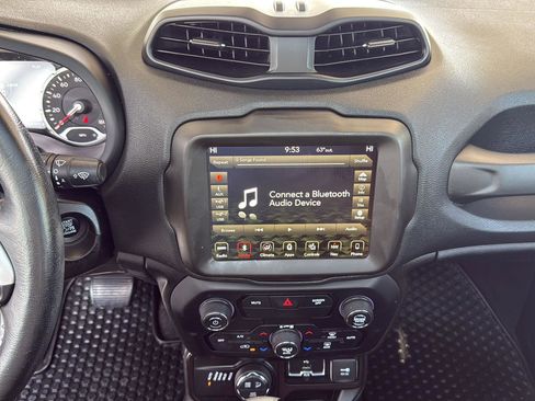 Used 2019 Jeep Renegade Trailhawk image 23