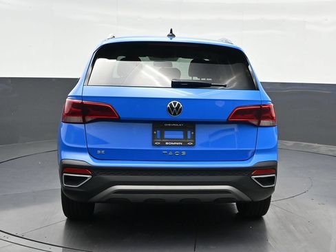 Used 2022 Volkswagen Taos SE FWD image 4