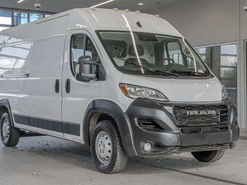 Used 2025 RAM ProMaster 2500 w/ Convenience Group FWD image 21