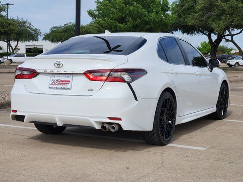 Used 2023 Toyota Camry SE image 6